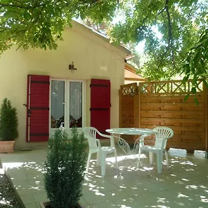 https://le-cigalon-meyreuil.fr-provencehotel.com